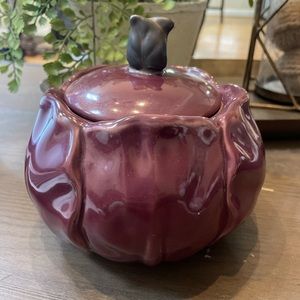 Ceramic small cabbage bowl with lid – plum colored
